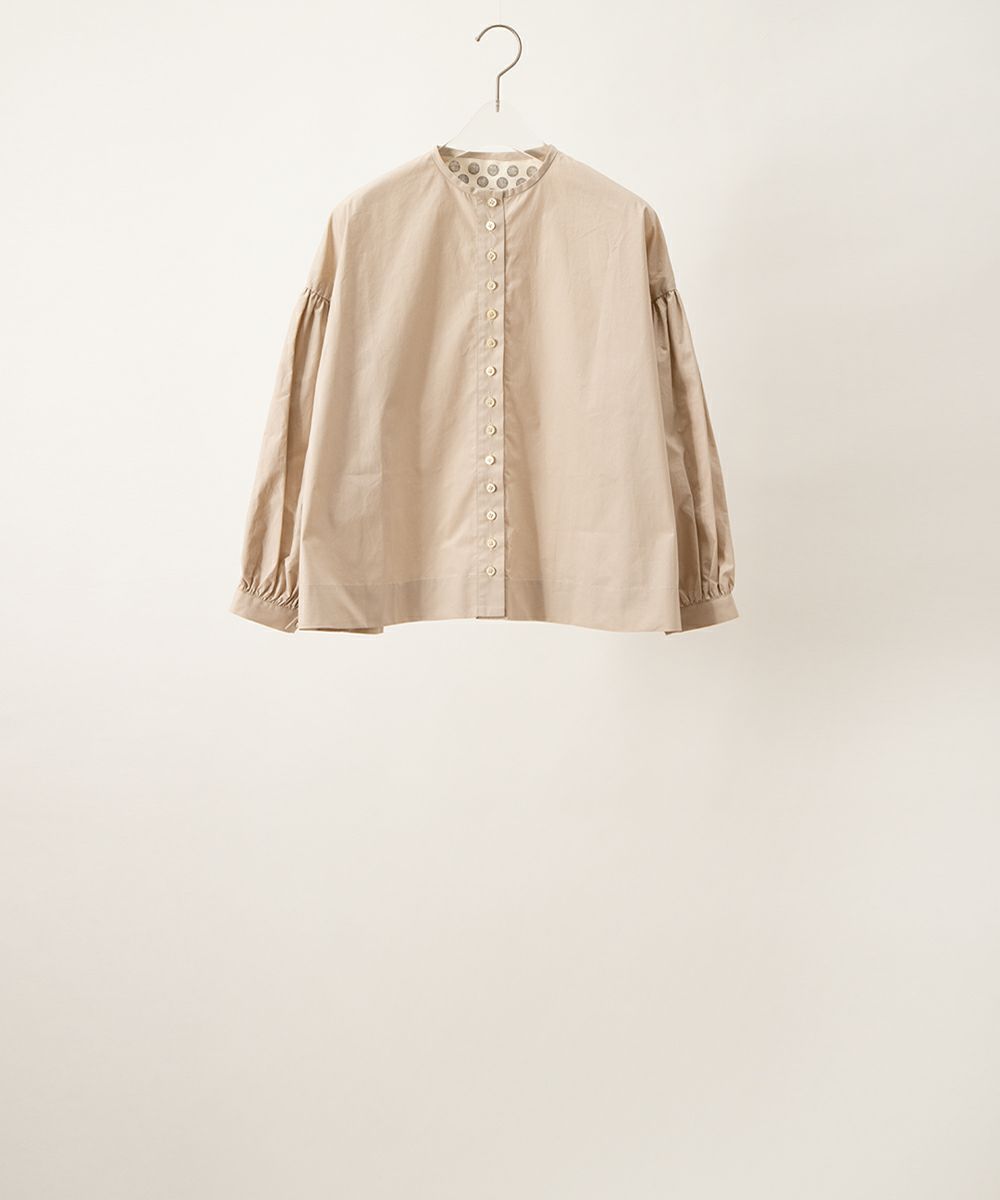 ebagos 高密度サテン襟なしブラウス WHITE エバゴス | マドリガル公式  