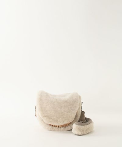 eb.a.gos エバゴス　ウールボア　ボディバッグ eb.a.gos エバゴス ウールボア ボディバッグ - メルカリ